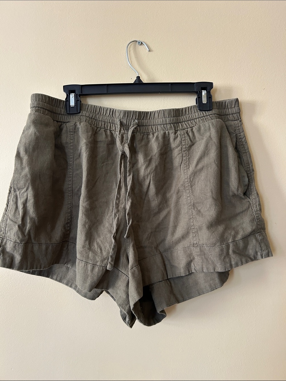 Universal Thread women’s Olive Drawstring Linen-Blend Athletic Shorts